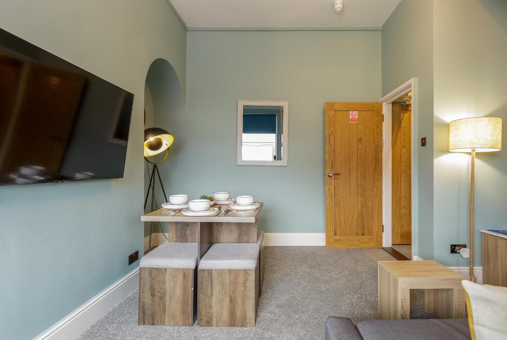 פורטסמות' Stopover At Seabird Apartments Central Southsea חדר תמונה